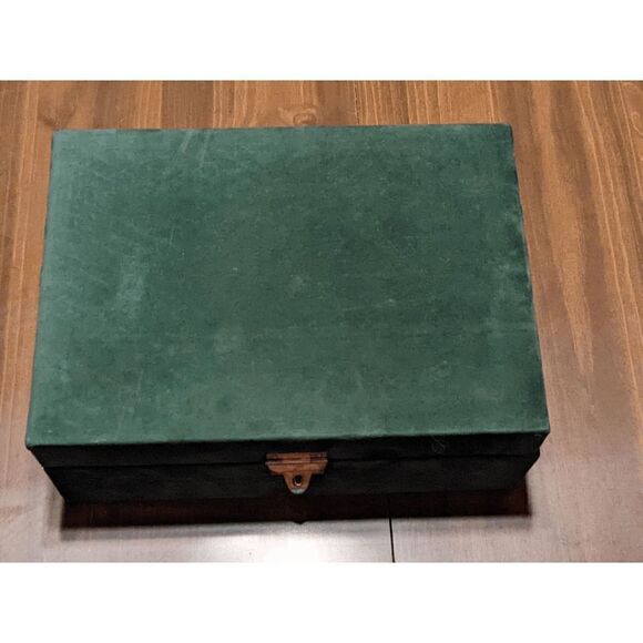 Vintage Chilton Globe Holiday Barbie China Tea Set 1988-91 Wooden Box - Picture 9 of 11